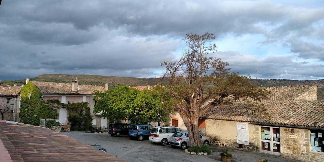 Auberge Le Lupin Blanc Revest-des-Brousses Dış mekan fotoğraf